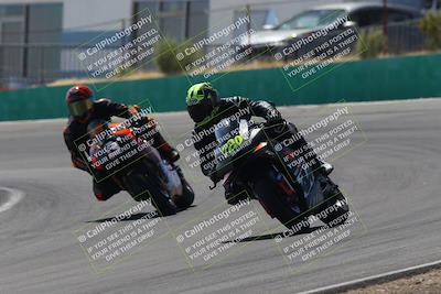 media/Apr-20-2025-AHRMA (Sun) [[393a79c373]]/Race/Group 9/Turn 4b/